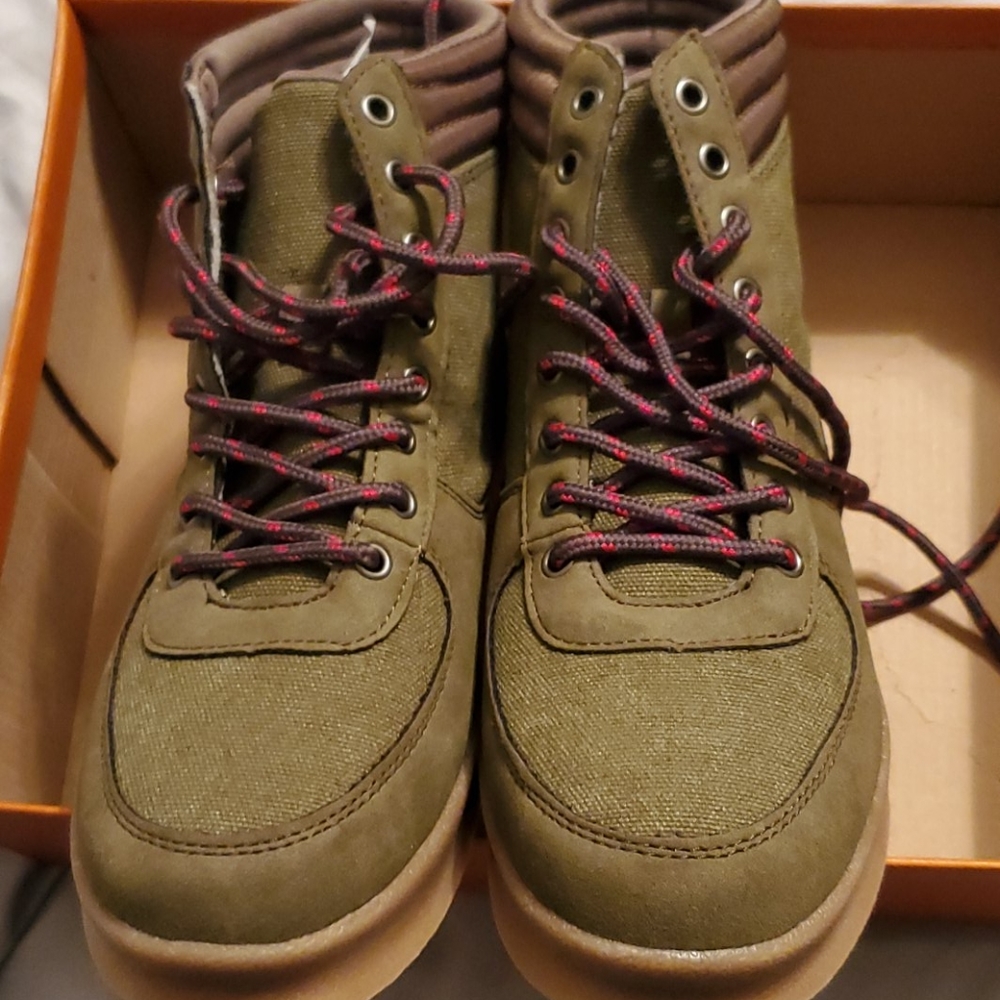 ROCKET DOG "GAMER" SNEAKER BOOT SZ 7.5